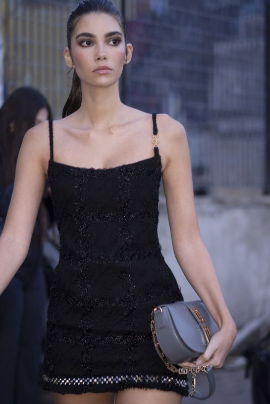 CINDY MELLO Arrives at Versace Fashion Show in Milan 09/23/2022