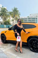 CLAUDIA ROMANI Out and About in Miami Beach 09/18/2022