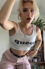 COURTNEY MILLER - Instagram Photos 09/06/2022