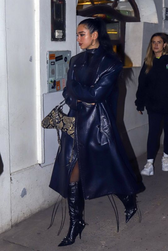 DUA LIPA Out for Pizza in Buenos Aires 09/15/2022