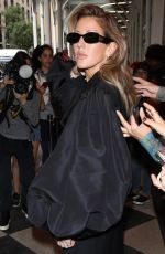 ELLIE GOULDING Arrives at a Fashion Show in New York 09/12/2022