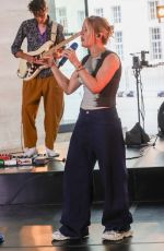 ELLIE GOULDING Rehearses Ahead of Her The One Show Appearance in London 09/02/2022
