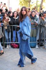 EMILY RATAJKOWSKI Arrives at Loewe Show at Paris Fashion Week 09/30/2022