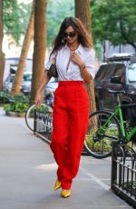 EMILY RATAJKOWSKI Out in New York 09/15/2022