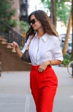 EMILY RATAJKOWSKI Out in New York 09/15/2022