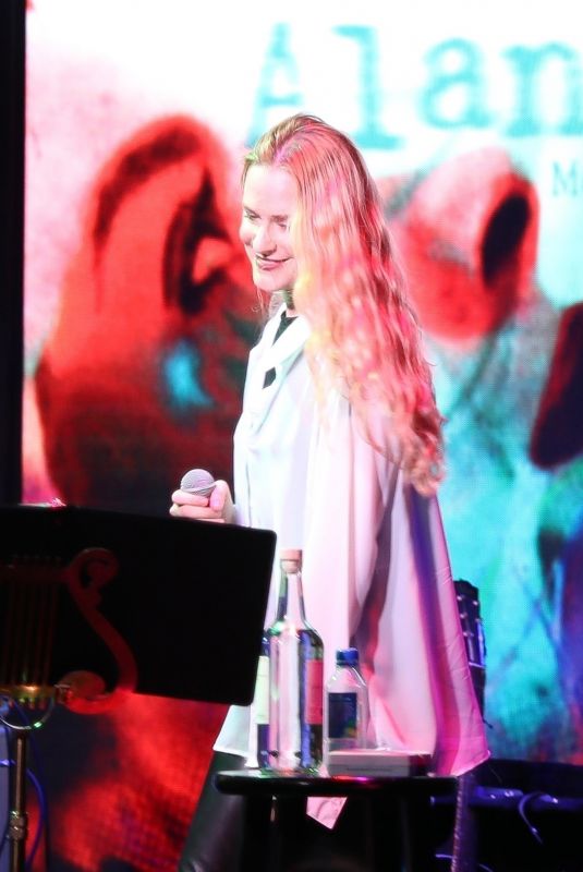 EVAN RACHEL WOOD Performs at Bourbon Room in Hollywood 08/30/2022