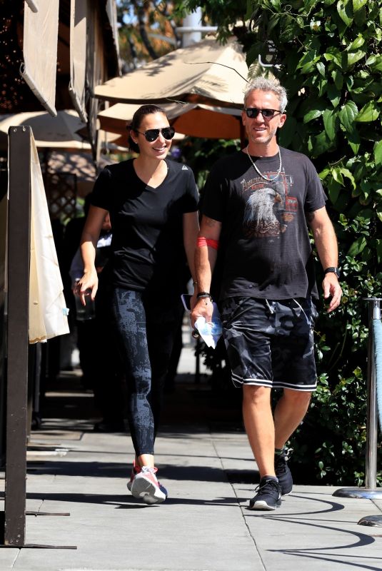 GAL GADOT and Yaron Varsano Out for Lunch at Il Pastaio in Beverly Hills 09/28/2022