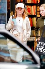 GERI HALLIWELL Out with her Daughter BLUEBELL MADONNA HALLIWELL Shopping in London 09/12/2022