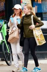 GERI HALLIWELL Out with her Daughter BLUEBELL MADONNA HALLIWELL Shopping in London 09/12/2022