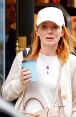 GERI HALLIWELL Out with her Daughter BLUEBELL MADONNA HALLIWELL Shopping in London 09/12/2022