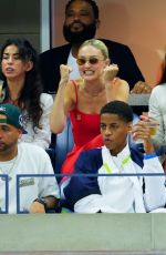 GIGI and BELLA HADID at US Open in Queens in New York 08/31/2022