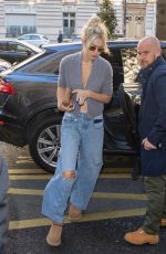 GIGI HADID Arrives at Her Hotel in Paris 09/30/2022