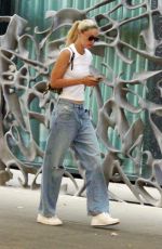 GIGI HADID Heading to Her Office in New York 09/02/2022