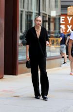 GIGI HADID Heading to Tonight Show in New York 09/08/2022