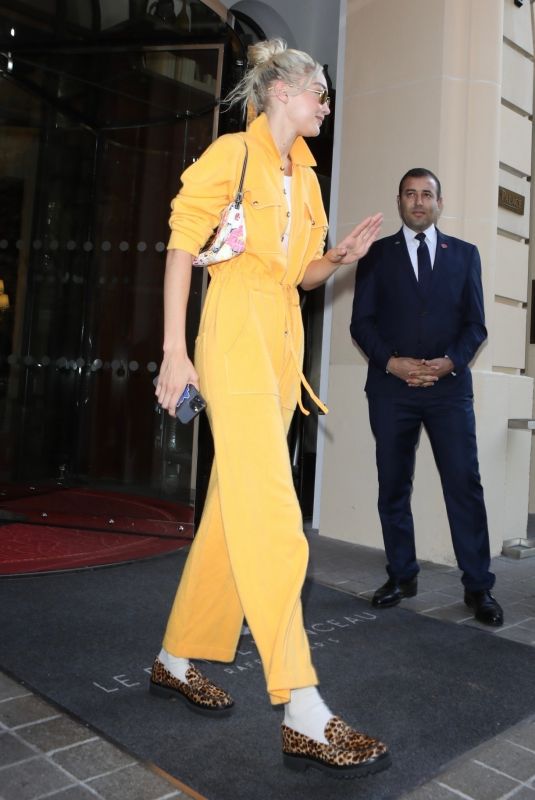 GIGI HADID Leaves Her Hotel in Paris 09/29/2022