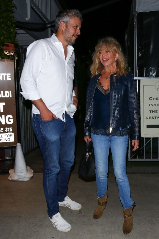 GOLDIE HAWN Out for Dinner with Friends at Giorgio Baldi in Santa Monica 09/13/2022