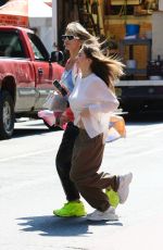 HEIDI and LENI KLUM Out and About in New York 09/09/2022