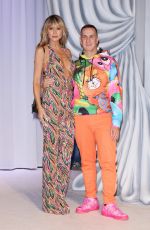 HEIDI KLUM at Moschino Fashion Show in Milan 09/22/2022