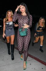 HOLLY SCARFONE Arrives at Catch Steak in Los Angeles 09/01/2022