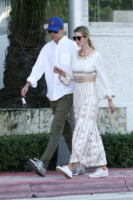 IVANKA TRUMP and Jared Kushner Out in Miami 09/17/2022