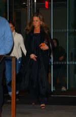 JENNIFER ANISTON Heading to the Set og The Morning Show in New York 09/29/2022