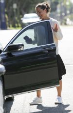 JENNIFER GARNER Drops off Her Son at School in Brentwood 09/20/2022