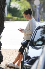 JENNIFER GARNER Drops off Her Son at School in Brentwood 09/20/2022