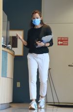 JENNIFER GARNER Out and About in Brentwood 09/16/2022