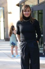 JENNIFER GARNER Out and About in New York 09/22/2022