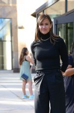 JENNIFER GARNER Out and About in New York 09/22/2022