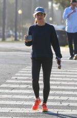 JENNIFER GARNER Out for Coffee in Brentwood 09/07/2022