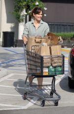 JENNIFER GARNER Out for Grocery Shopping in Pacific Palisades 09/11/2022