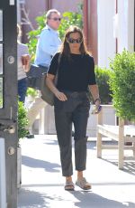 JENNIFER GARNER Out Shopping After Lunch in Brentwood 09/14/2022