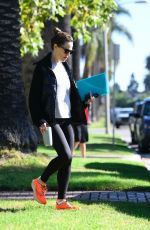 JENNIFER GARNER Out with a Friend in Santa Monica 09/19/2022