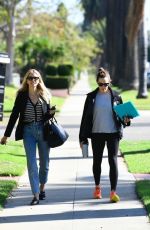 JENNIFER GARNER Out with a Friend in Santa Monica 09/19/2022