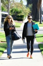 JENNIFER GARNER Out with a Friend in Santa Monica 09/19/2022