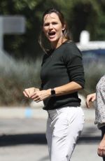 JENNIFER GARNER Out with Friends in Brentwood 09/16/2022