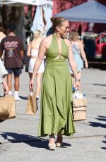 JENNIFER LOPEZ Out Shopping at Flea Market in Los Angeles 09/11/2022