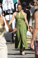 JENNIFER LOPEZ Out Shopping at Flea Market in Los Angeles 09/11/2022
