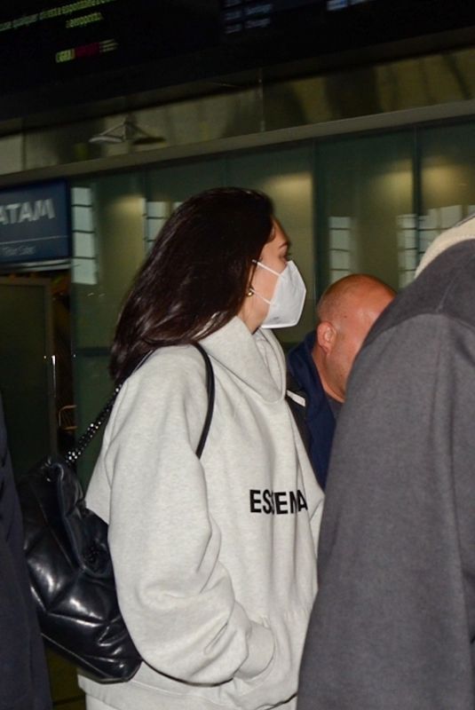 JESSIE J Escorted by Security as She Boards a Flight in Sao Paulo 09/11/2022