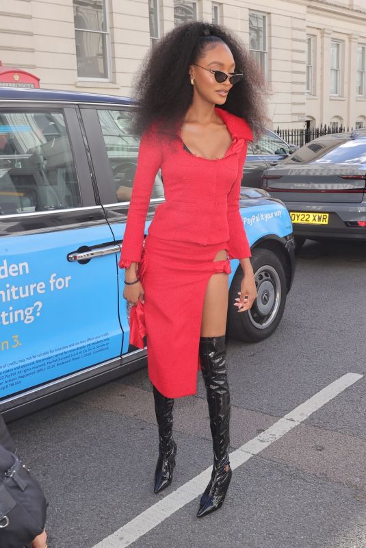 JOURDAN DUNN Arrives at a London Fashion Week Show 09/17/2022
