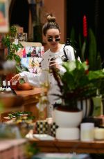 KAITLYNN CARTER Out for Lunch with Friend in Los Angeles 09/23/2022