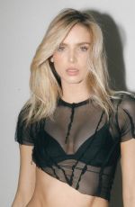 KARI RILEY for Ravella Intimates 2022