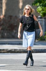 KATE and LILA GRACE MOSS Out and About in New York 09/16/2022