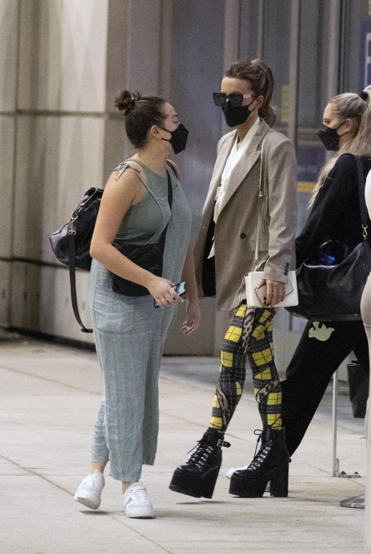 KATE BECKINSALE Arrives at Airport in Toronto 09/14/2022