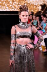 KATE BECKINSALE at Naeem Khan Show at 2022 New York Fashion Week 09/09/2022