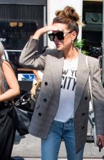 KATE BECKINSALE Leaves Naeem Khan Fashion Show in New York 09/09/2022