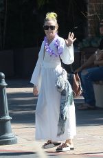 KATE HUDSON Out and About in Los Angeles 09/24/2022