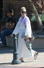KATE HUDSON Out and About in Los Angeles 09/24/2022