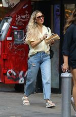 KATE HUDSON Out and About in New York 08/31/2022
